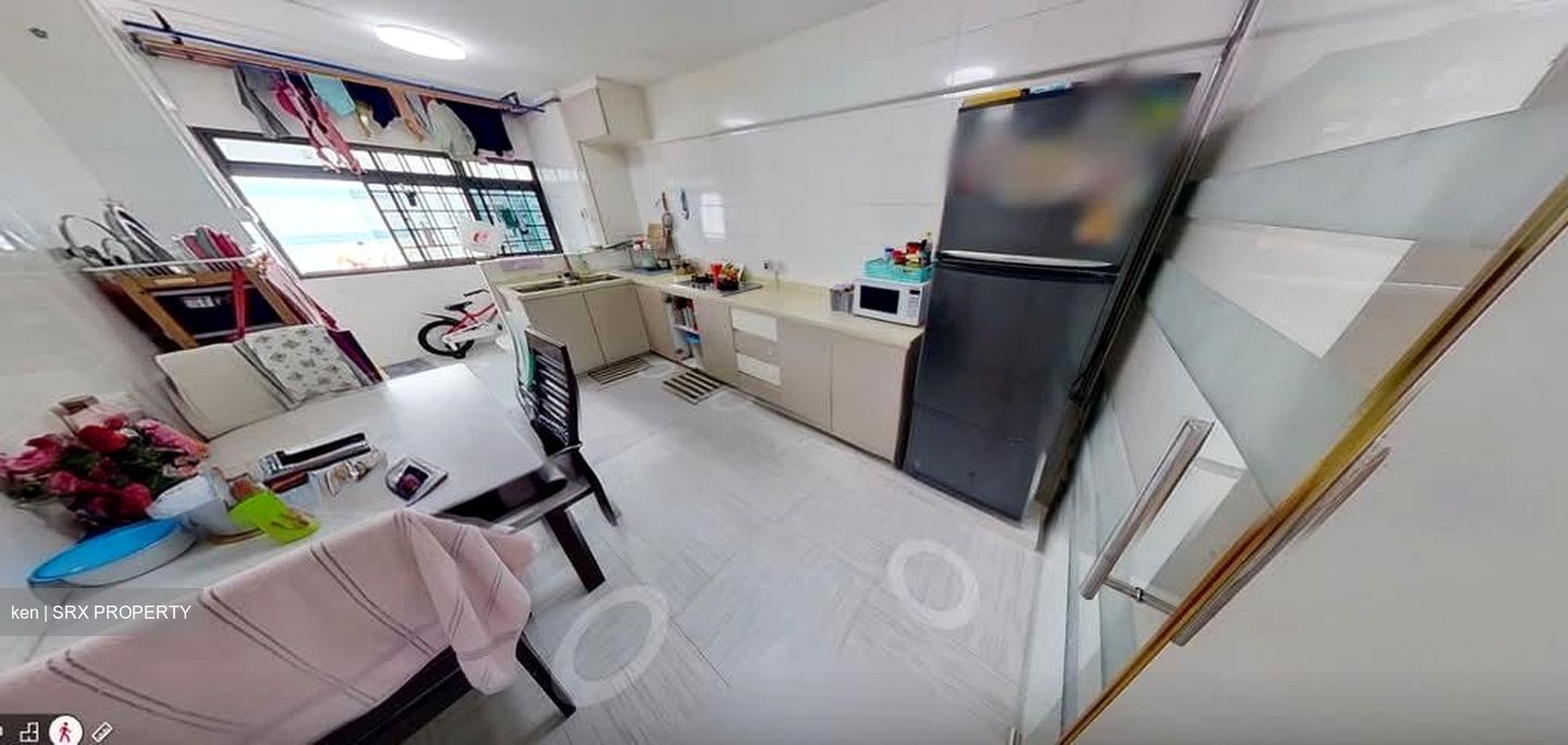 Blk 110 Tampines Street 11 (Tampines), HDB Executive #574906001